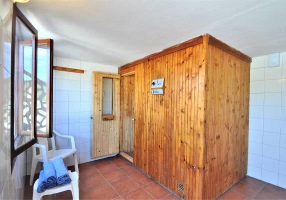 Encinas-en El Pueblo De Esporles- Mallorca *