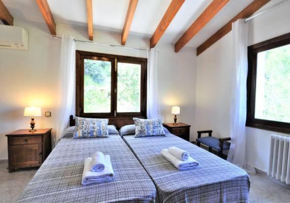 Encinas-en El Pueblo De Esporles- Mallorca Esporles